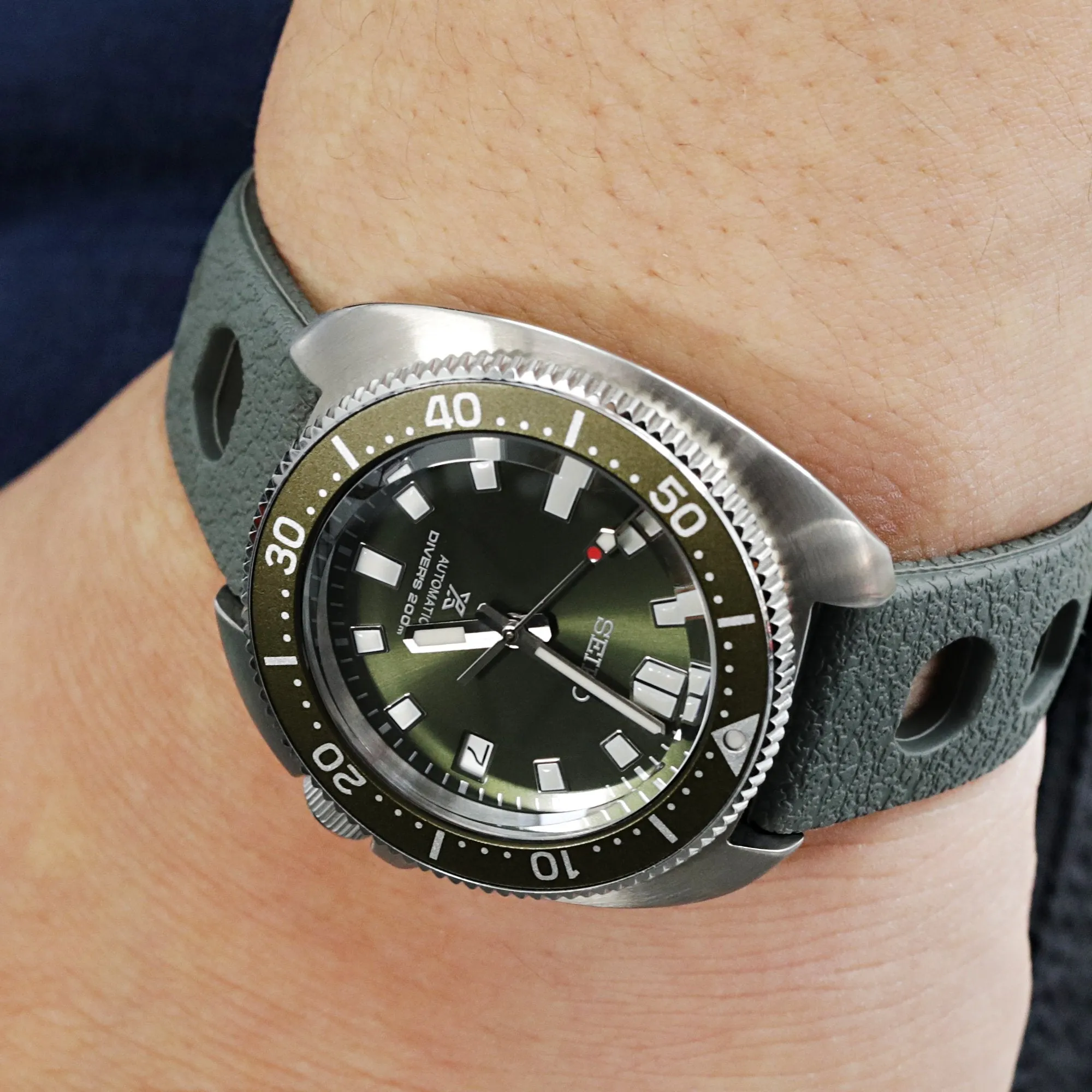 20mm Military Grey Retro Large Holes Rally Tapered Rubber watch band