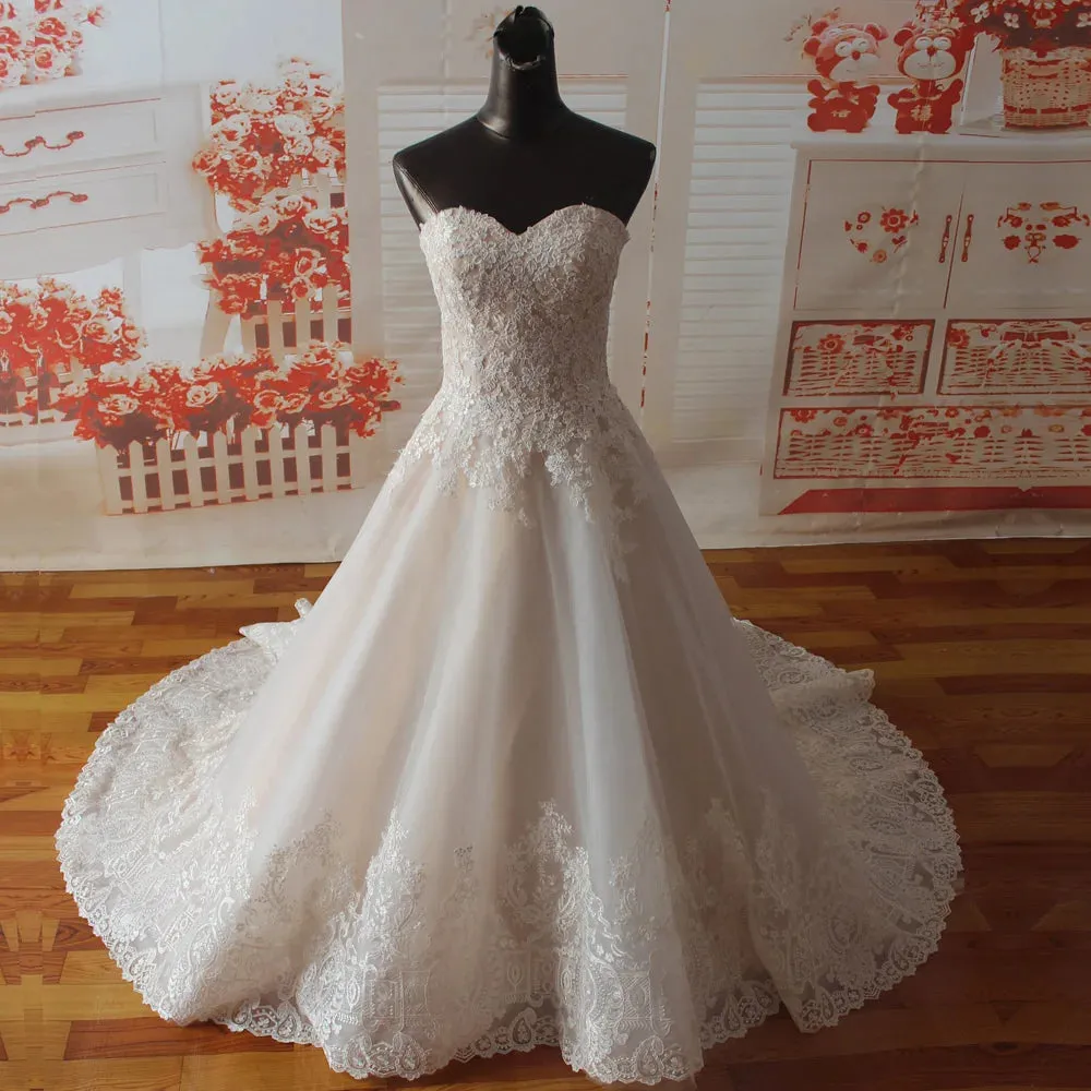 Applique Wide Hemline Wedding Dress