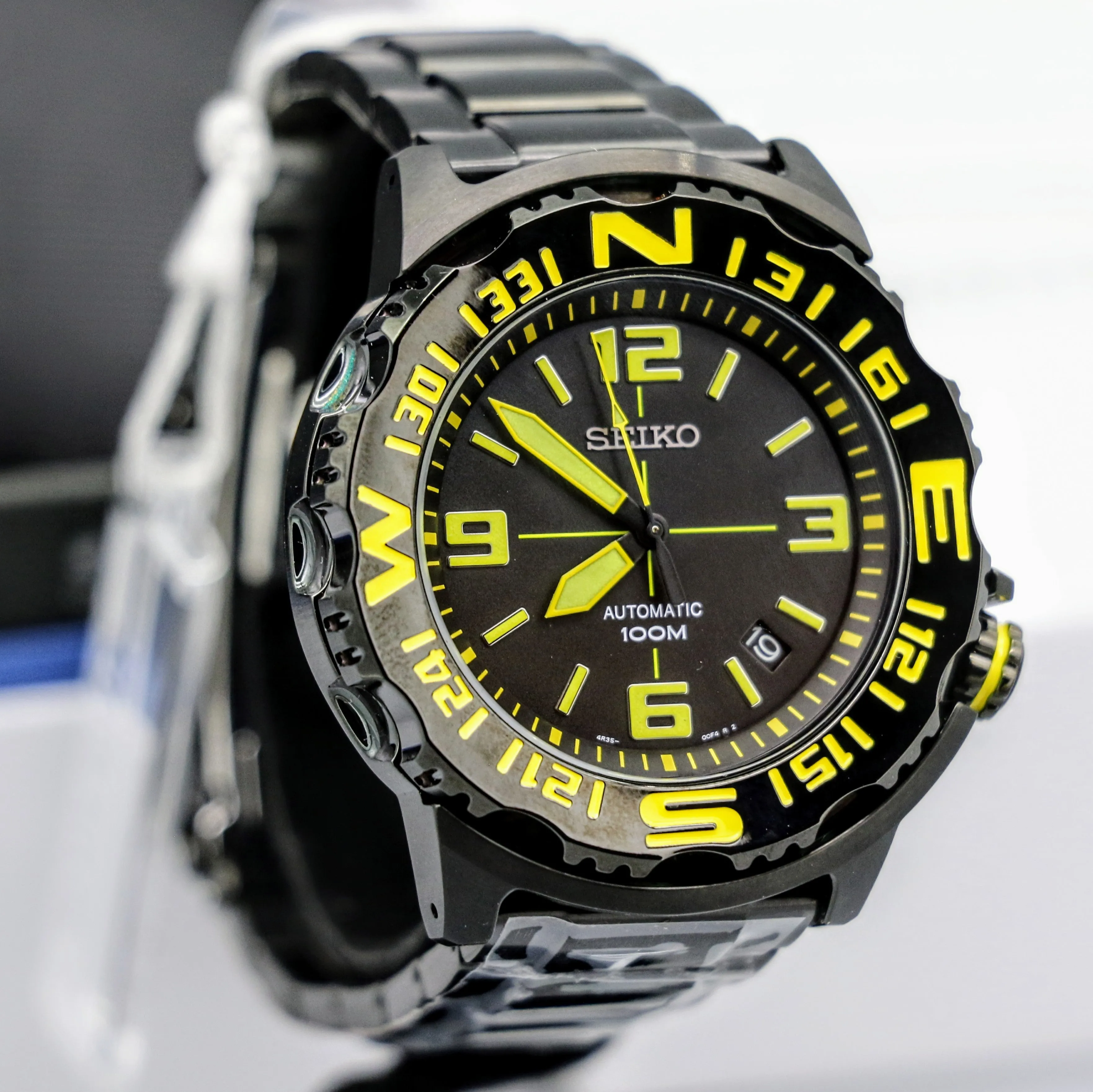BRAND-NEW! SEIKO Superior Automatic Wristwatch Ref. SRP449K1 Compass Bezel Exhibition Back Watch