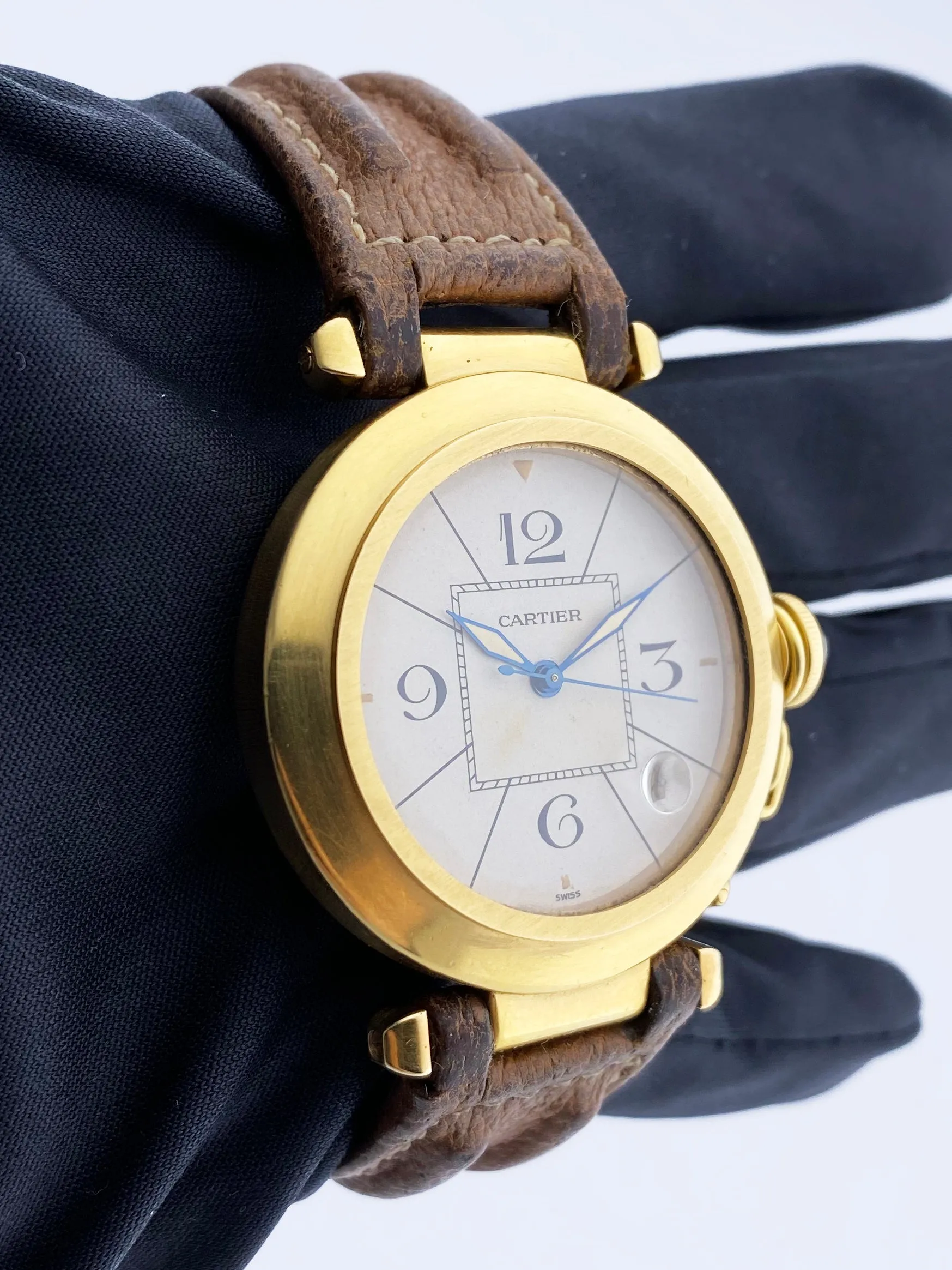 Cartier Pasha 18K Yellow Gold Mens Watch Box Papers