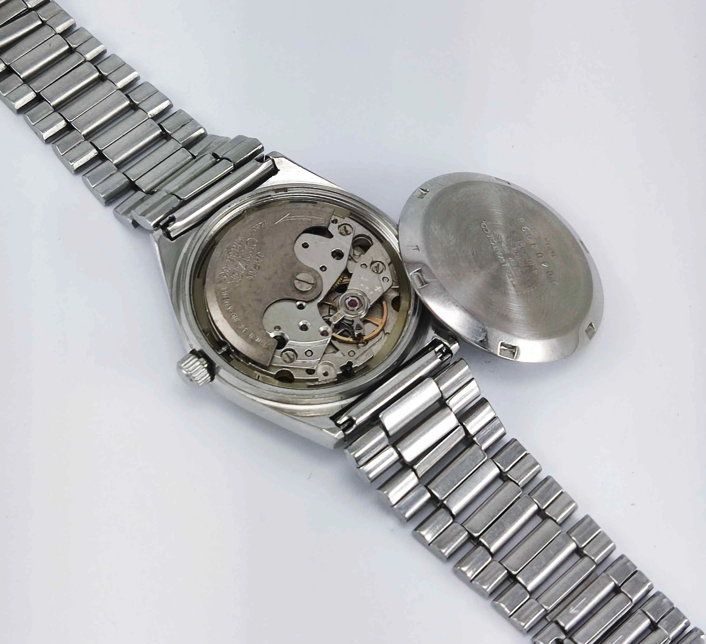 Citizen Automatic 8200A White-Yellow Dial 21 Jewels Day Date Men's Mechanical Watch