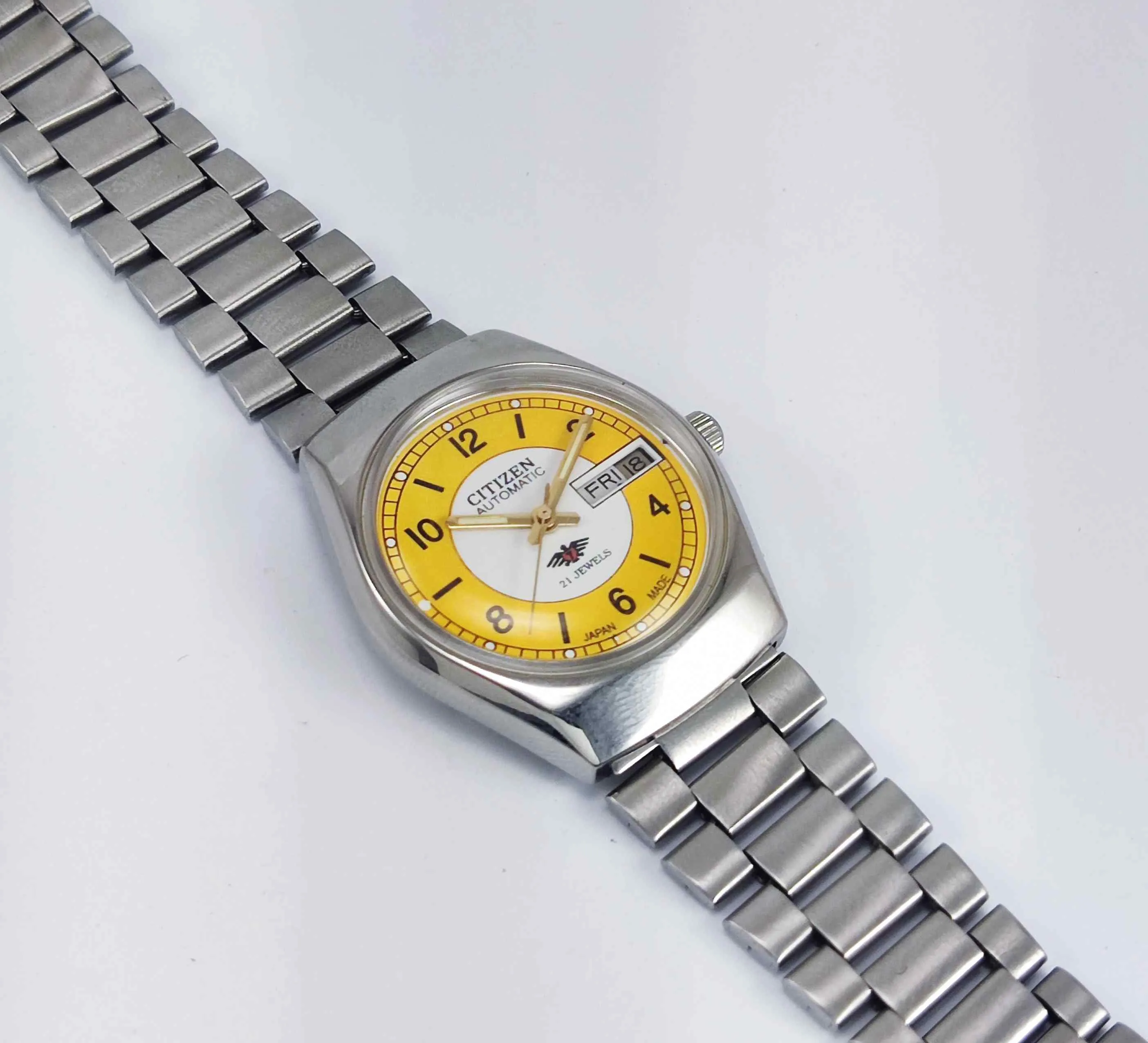 Citizen Automatic 8200A White-Yellow Dial 21 Jewels Day Date Men's Mechanical Watch