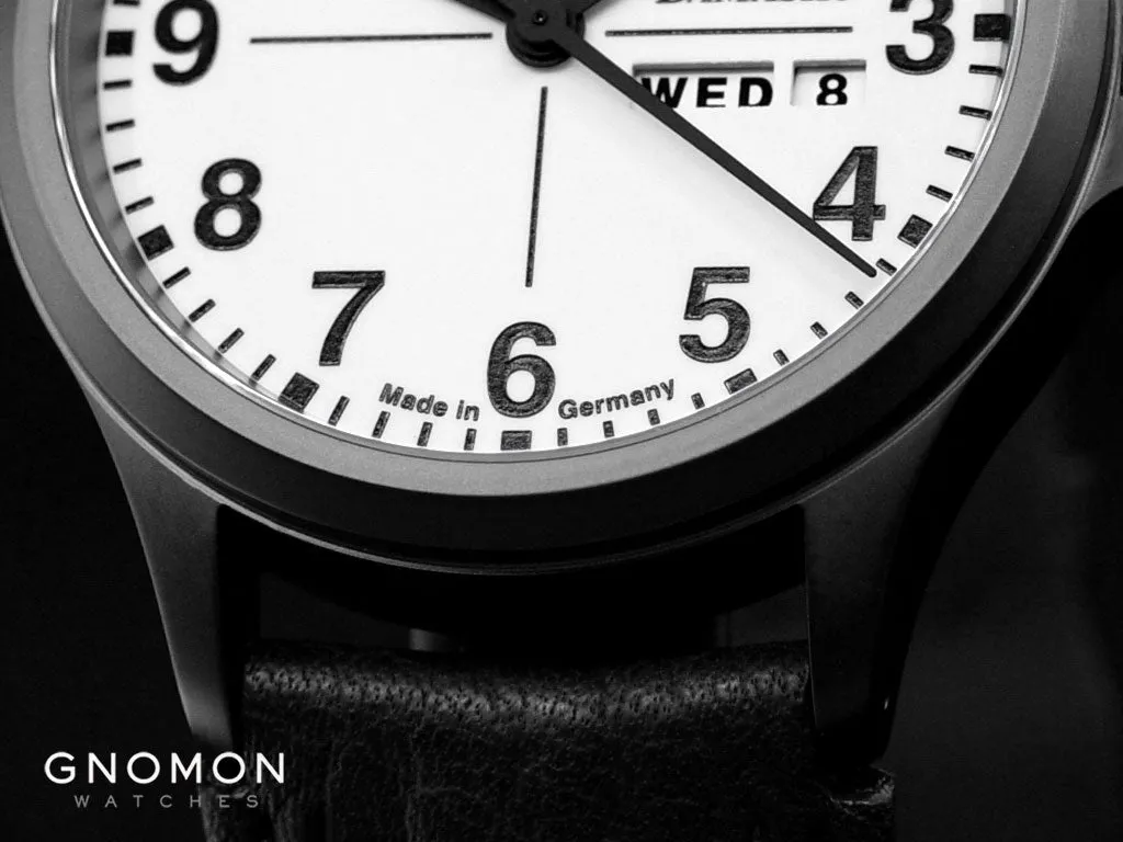 DK37 Black