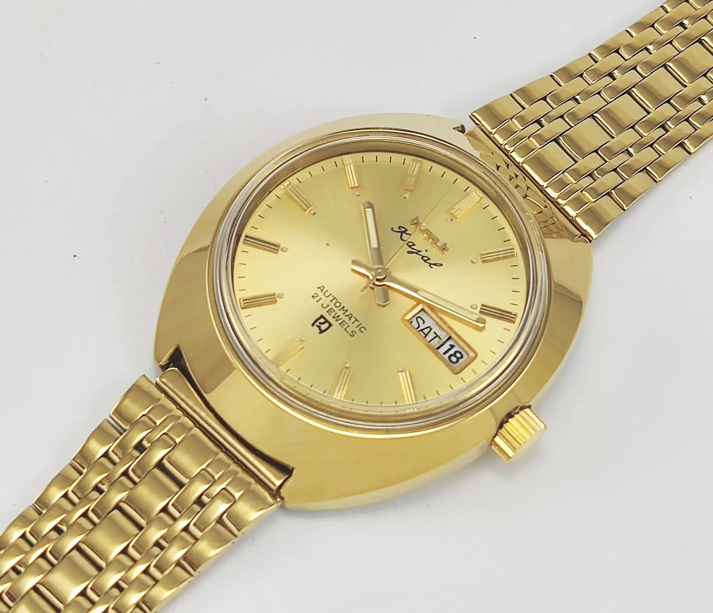HMT Kajal Para Shock 21 Jewels Golden Dial Day Date Function Mechanical Automatic Men's Wrist Watch