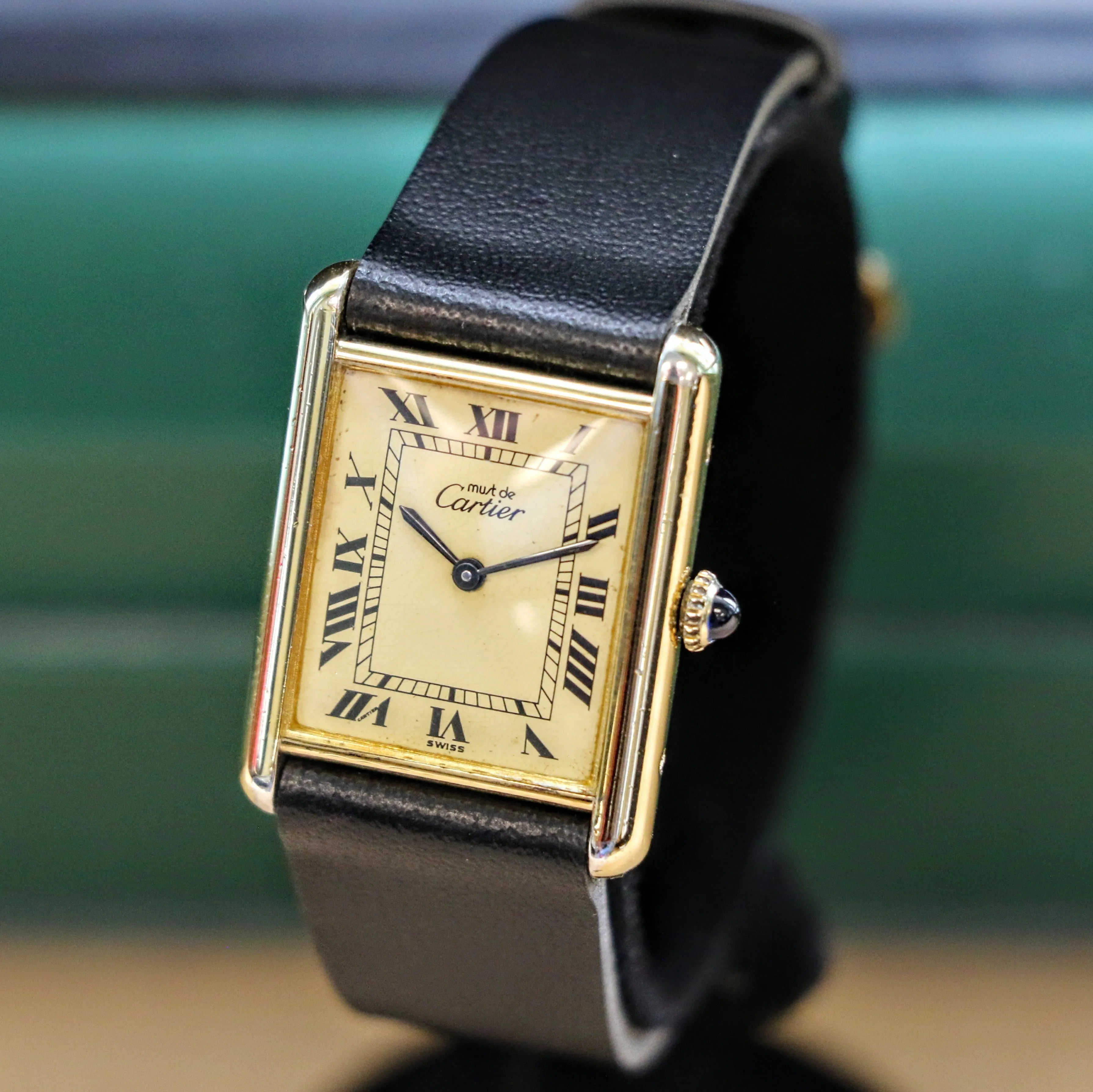 Must de Cartier Tank Watch 925 Gold Plated Case 23x30mm Roman Numerals Dial Manual-Wind Wristwatch