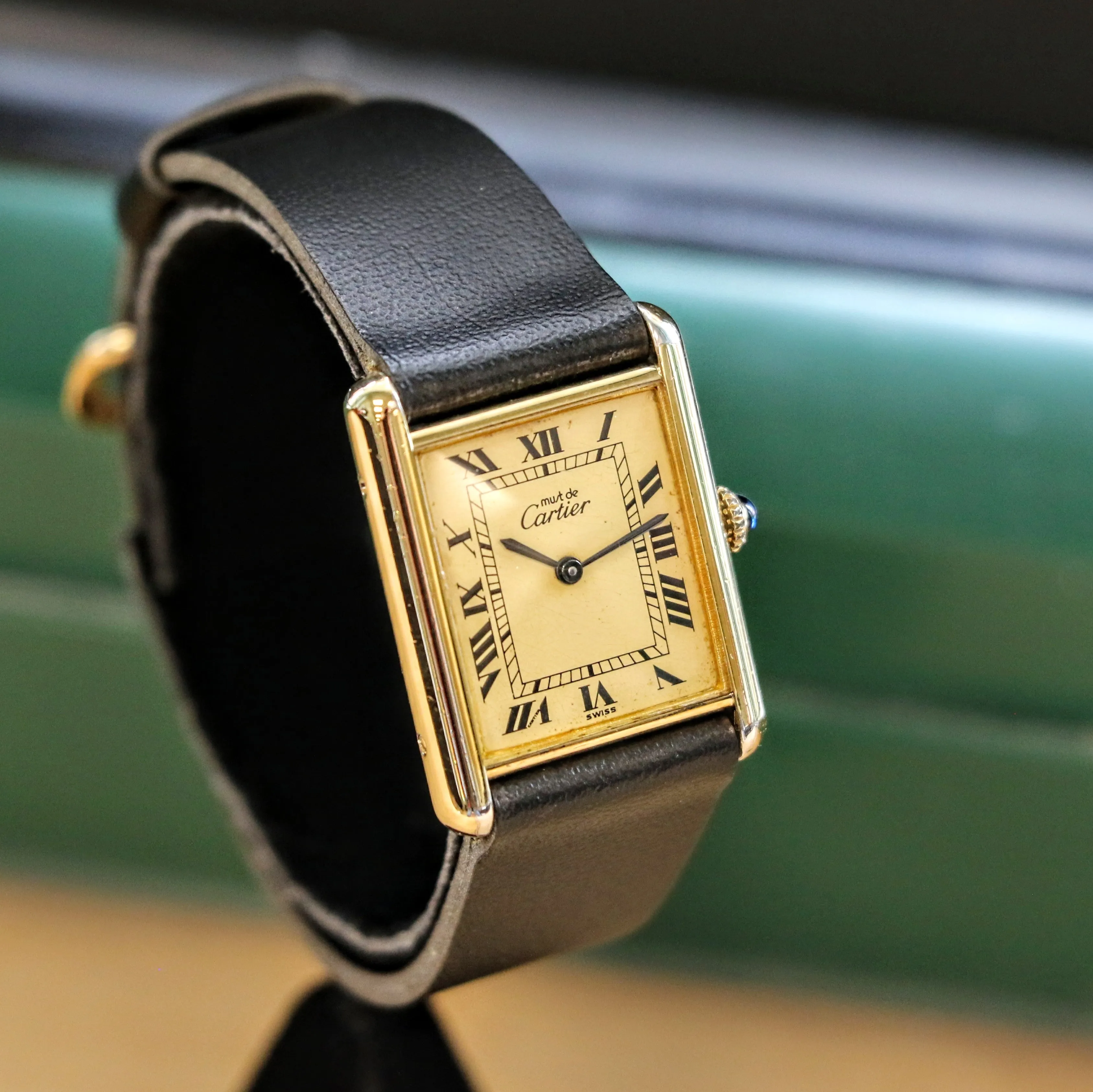 Must de Cartier Tank Watch 925 Gold Plated Case 23x30mm Roman Numerals Dial Manual-Wind Wristwatch