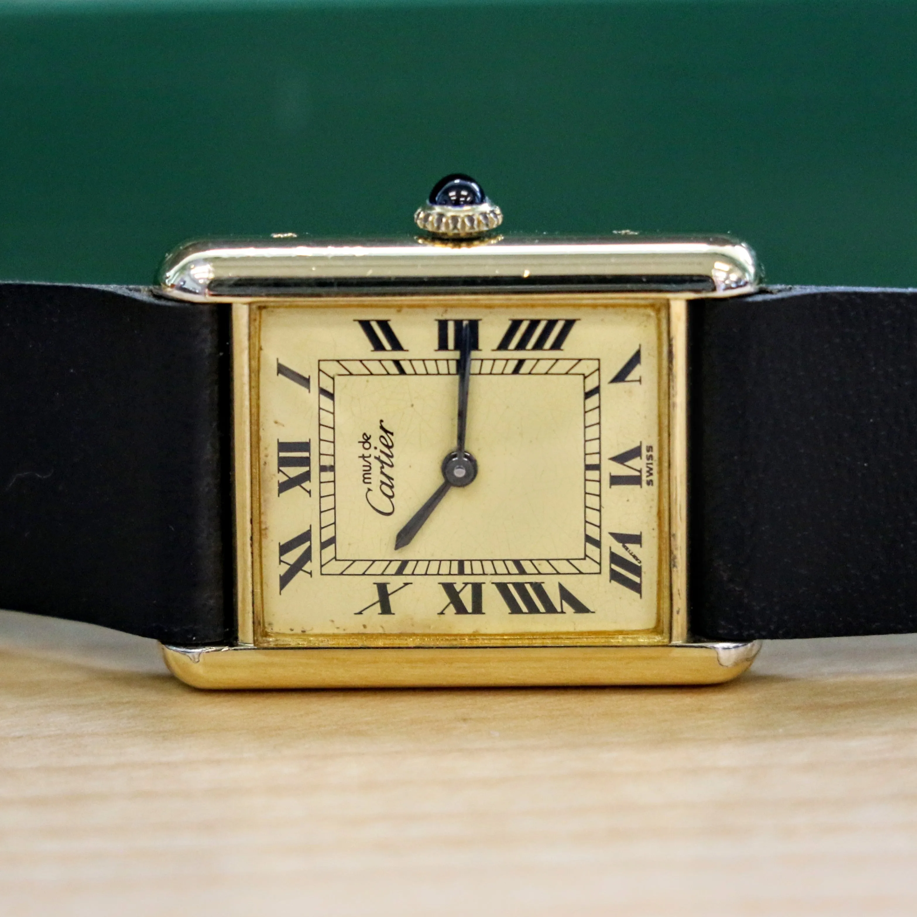 Must de Cartier Tank Watch 925 Gold Plated Case 23x30mm Roman Numerals Dial Manual-Wind Wristwatch