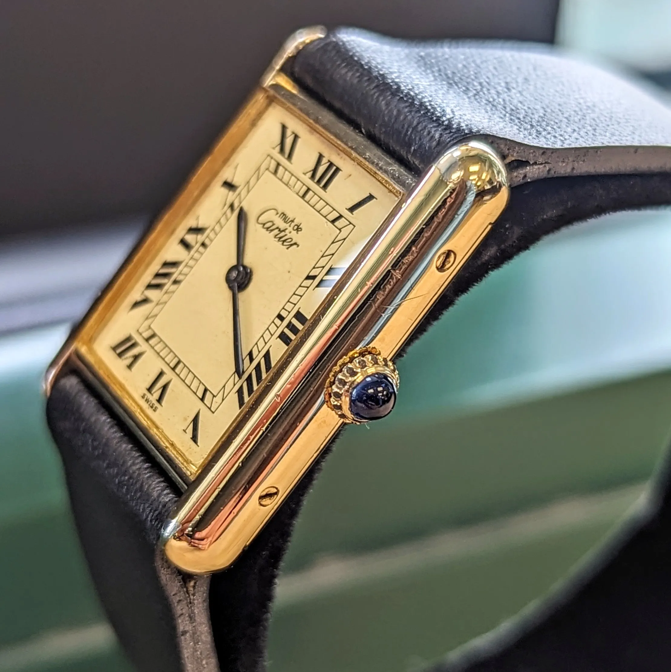 Must de Cartier Tank Watch 925 Gold Plated Case 23x30mm Roman Numerals Dial Manual-Wind Wristwatch