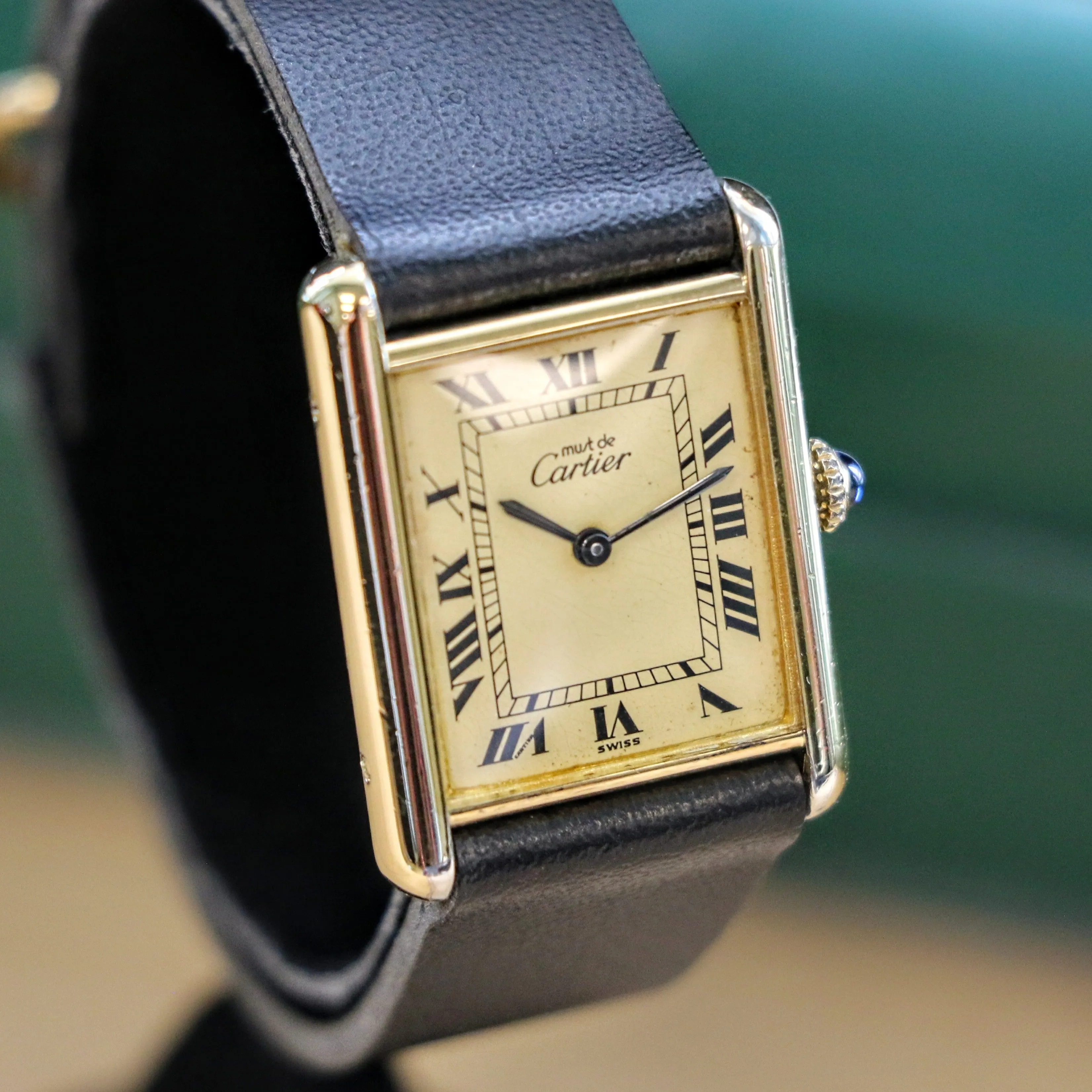 Must de Cartier Tank Watch 925 Gold Plated Case 23x30mm Roman Numerals Dial Manual-Wind Wristwatch