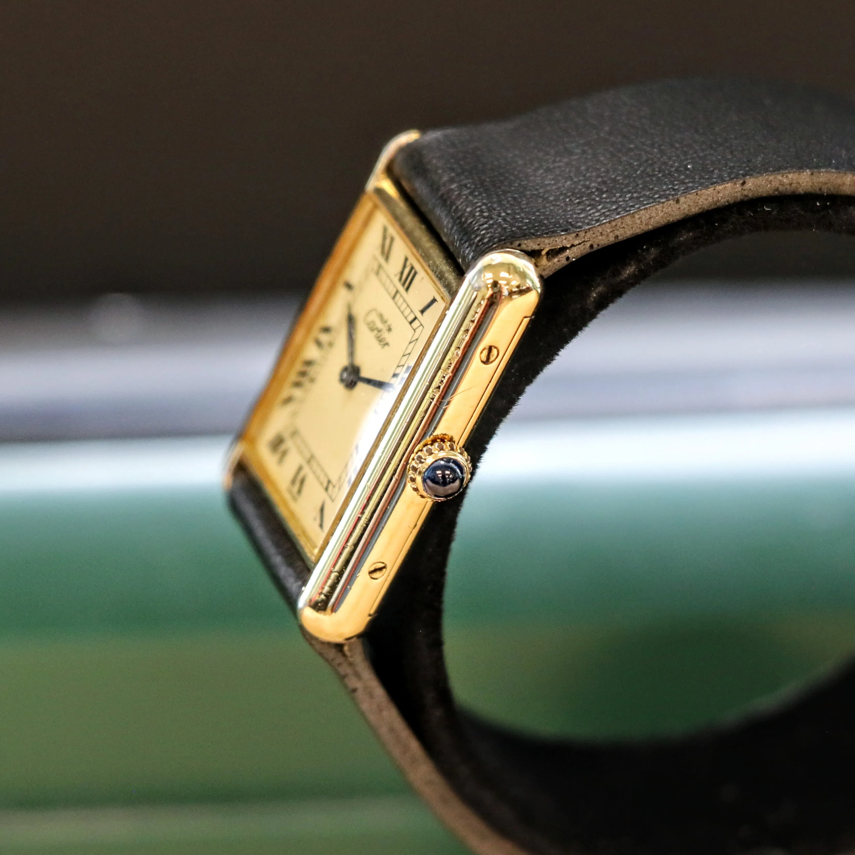 Must de Cartier Tank Watch 925 Gold Plated Case 23x30mm Roman Numerals Dial Manual-Wind Wristwatch