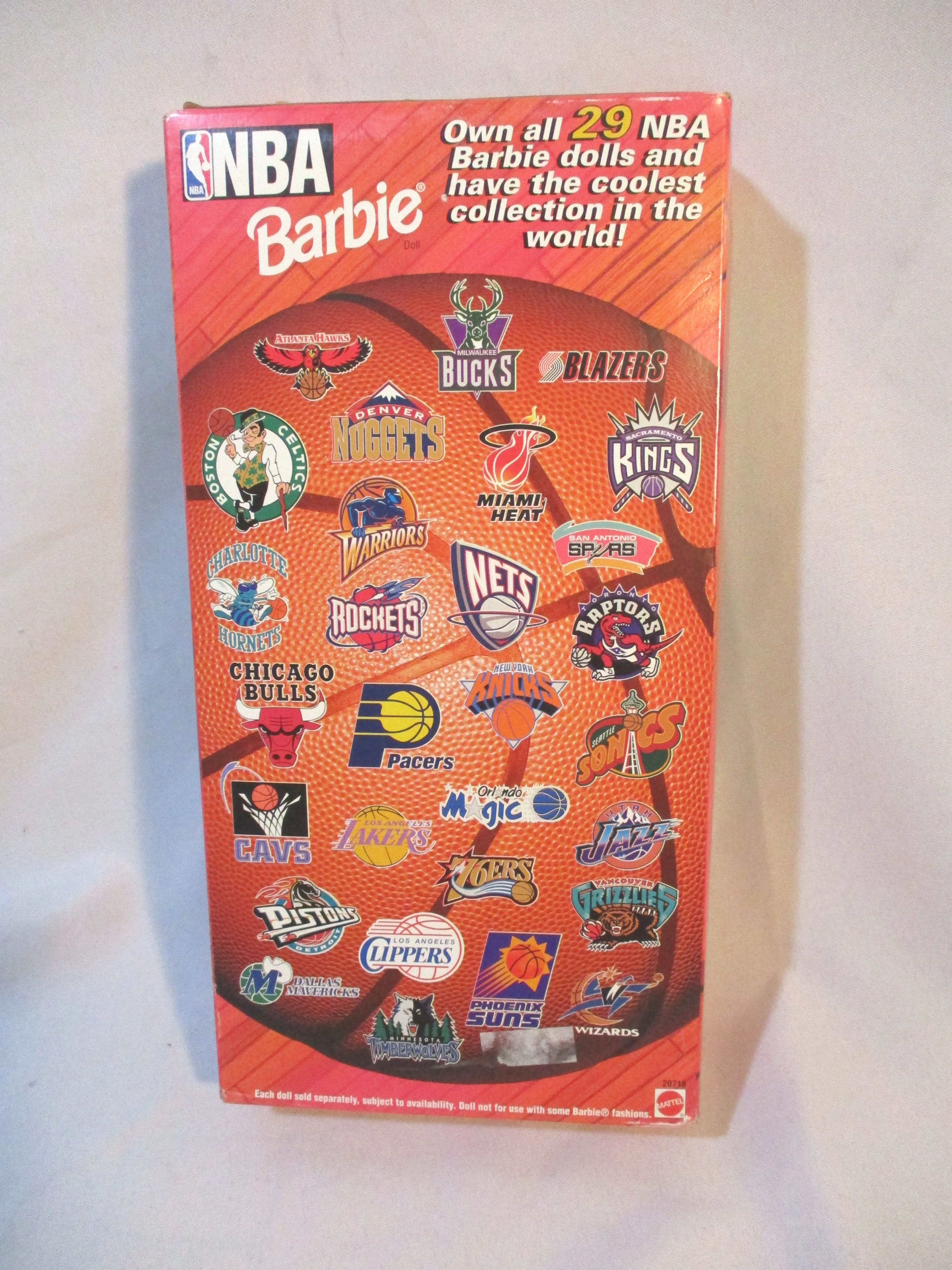 NEW NIB 1998 NBA BASKETBALL BARBIE DOLL  SEATTLE SONICS Toy Mattel Sports