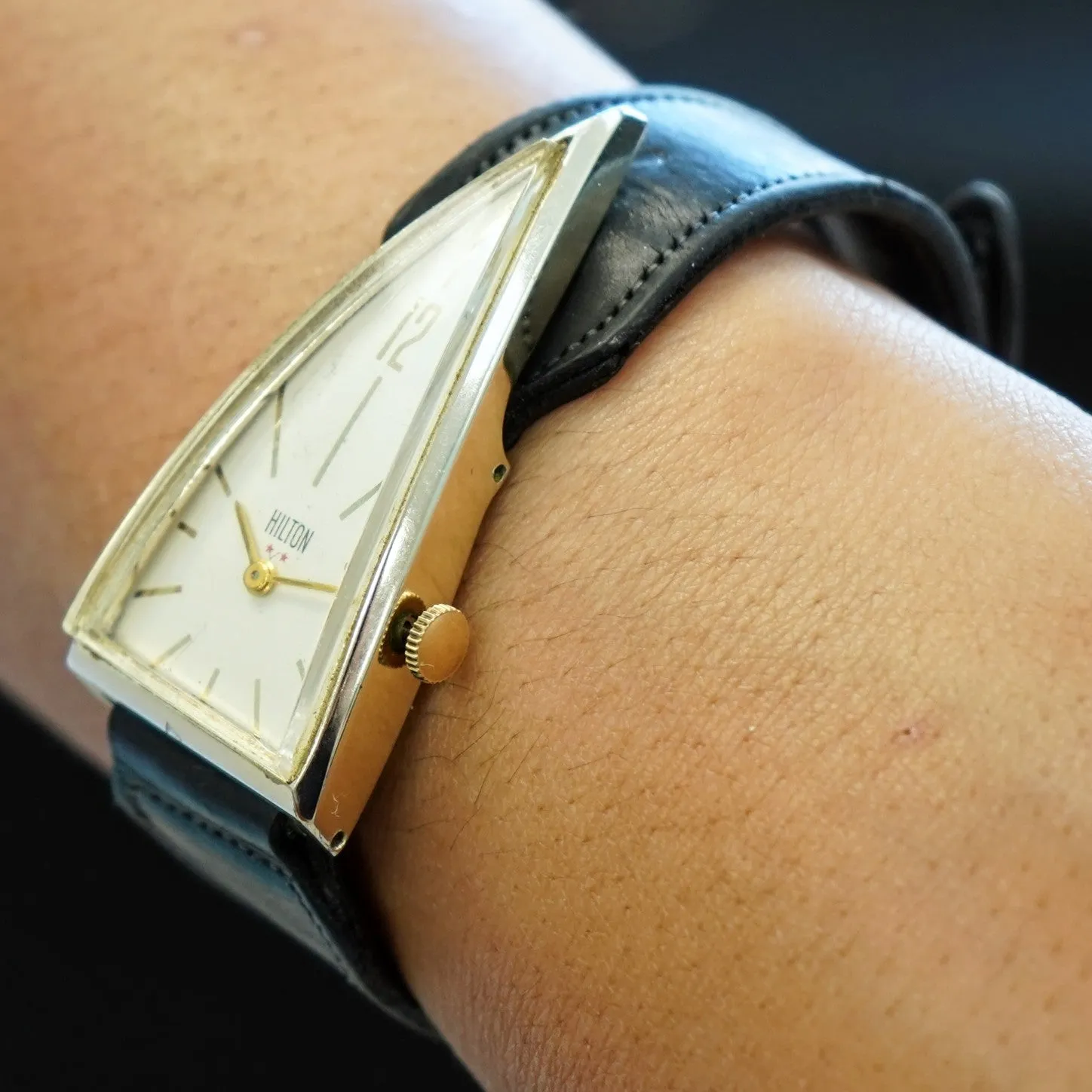 Vintage HILTON “A Parabolic Watch” 17 Jewels Triangle Wristwatch Swiss Made Wristwatch